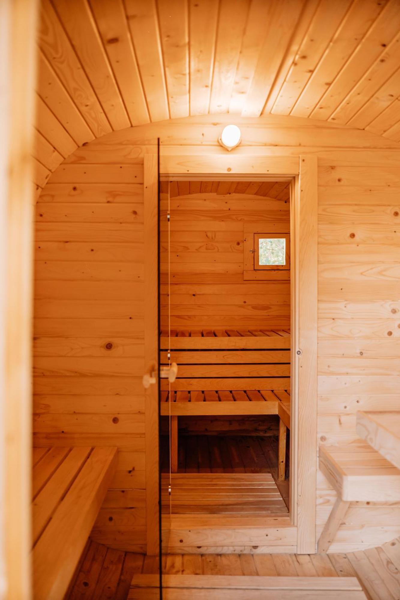 Palac Pod Bocianim Gniazdem Runowo  Exterior foto